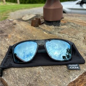 Brand new, never worn. 
Oakley Leffingwell Prizm P